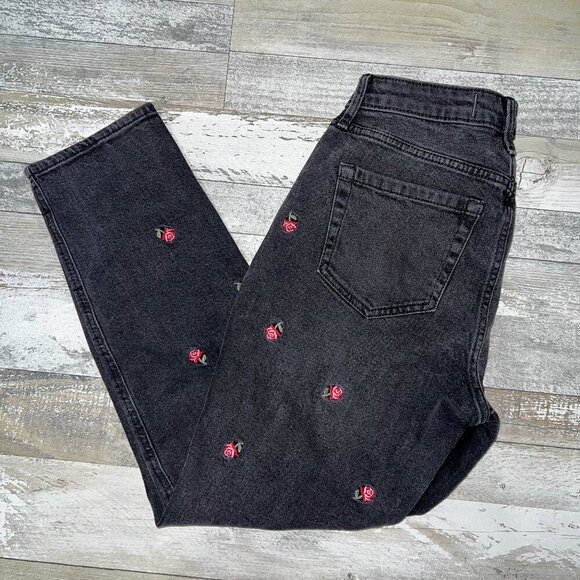 Hollister Curvy High-Rise Mom Jean Embroidered Roses Black Jean Size 1R - Picture 2 of 6